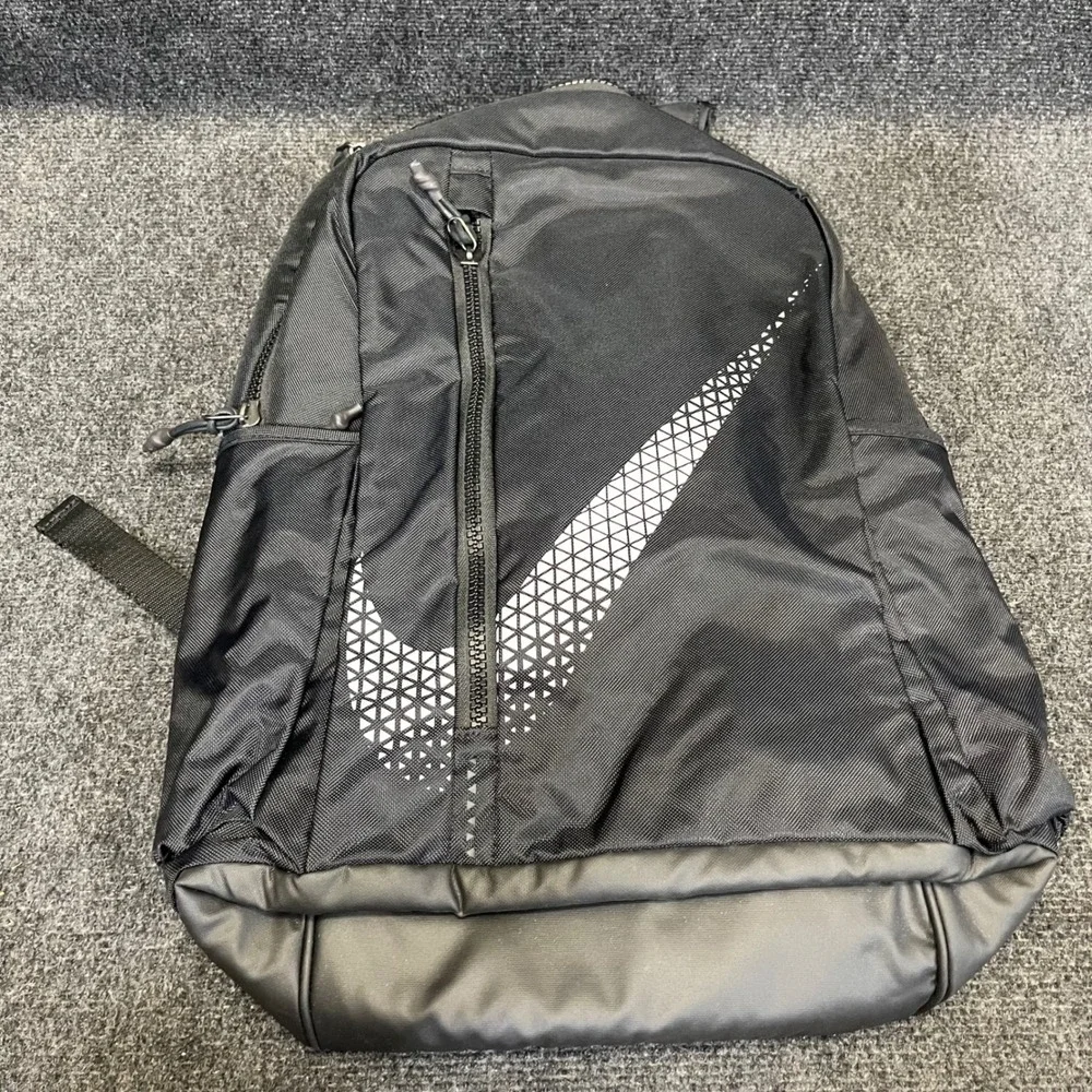 Nike BA5782-010 Vapor Power Graphic 29L Training Backpack GFX Laptop Travel Bag‎